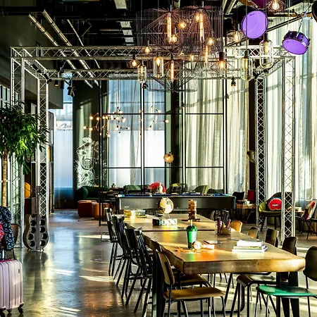 Moxy Glasgow Sec-3